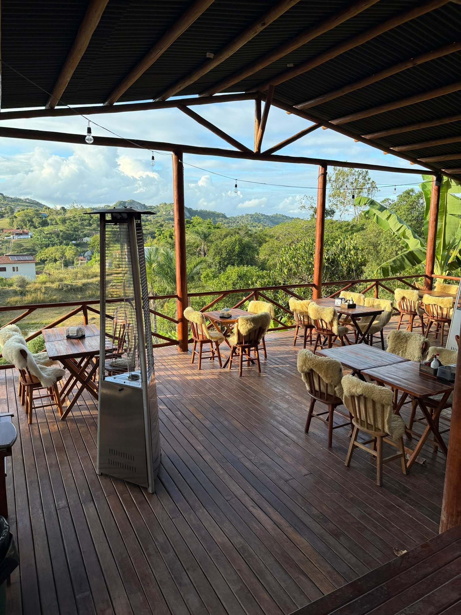 Deck com vista para a serra